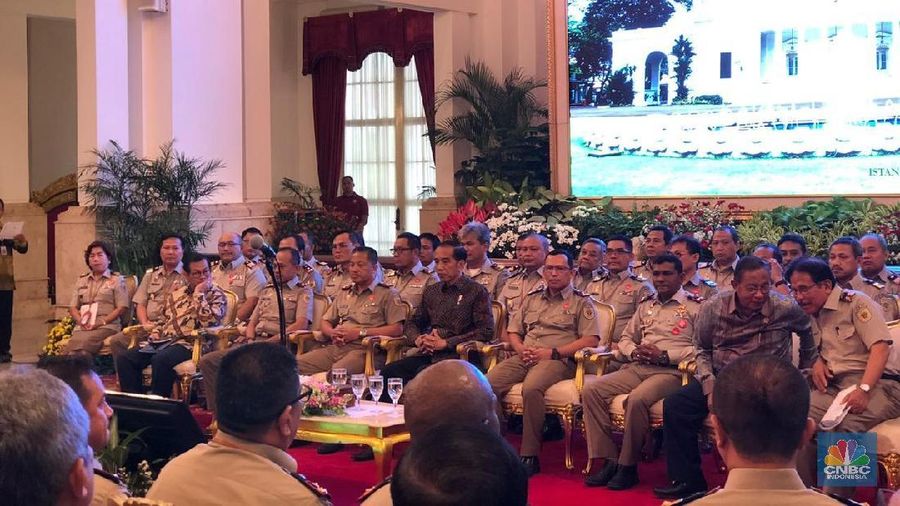 Salah satunya, dengan menaikkan tunjangan kinerja pegawai negeri sipil (PNS) Kementerian ATR/BPN.