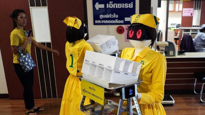 A robot wearing a nurse costume is seen at Mongkutwattana General Hospital in Bangkok, Thailand, February 6, 2019. REUTERS/Athit Perawongmetha