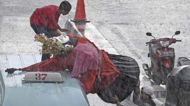 Foto Kelabu Jakarta Di Puncak Musim Hujan