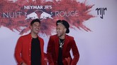 Peselancar asal Brasil Gabriel Medina turut menjadi tamu undangan dalam pesta ulang tahun Neymar. (Photo by Thomas SAMSON / AFP)