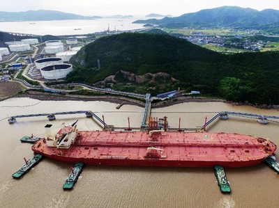 8 Negara OPEC+ Naikkan Produksi, Harga Minyak Stabil! 
