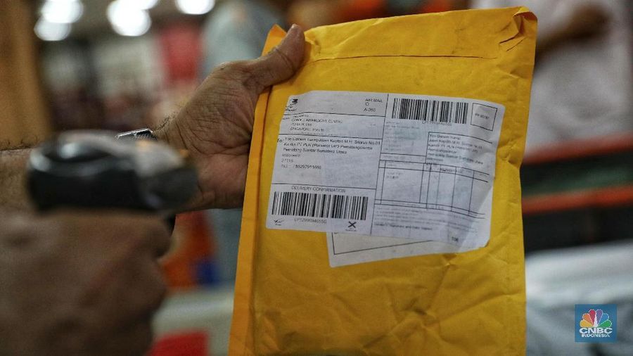 Milenial yang masih menggunakan jasa Pak Pos