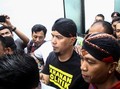 Ahmad Dhani Bungkam Saat Digiring ke Rutan Surabaya
