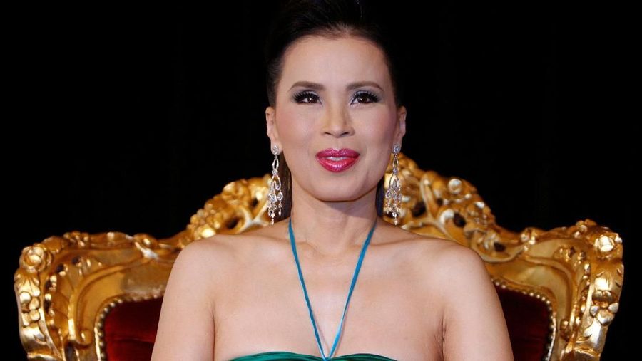 Kakak perempuan dari Raja Thailand Maha Vajiralongkorn, Putri Ubolratana Rajakanya, mencalonkan diri sebagai perdana menteri.