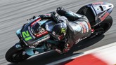 Pebalap Petronas Yamaha Sepang Racing Team Franco Morbidelli beraksi di hari kedua tes. Morbidelli merupakan mantan murid Valentino Rossi. (Mohd RASFAN / AFP)