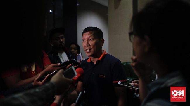 Jadi CEO Persija, Ferry Paulus Emban Tugas Gede Widiade