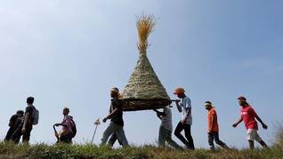 FOTO: Ritual Pesta Puja Pantai