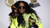 Sebagai pendatang baru, H.E.R berhasil mencetak jejak Grammy di kategori Best R&B Album dan Best R&B Performance. (REUTERS/Mario Anzuoni)