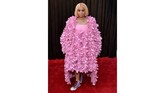 Tayla Parx ingin tampil quirky tapi sebaliknya dia justru terlihat aneh seperti burung flamingo. Neilson Barnard/Getty Images for The Recording Academy/AFP