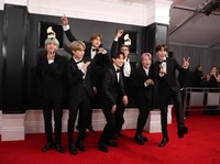 BTS Umumkan Hiatus, Saham HYBE Langsung Terjun Bebas