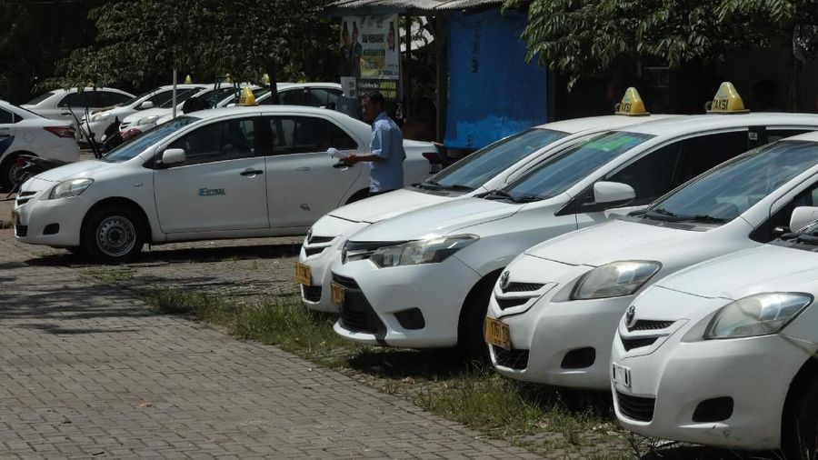 Bursa Efek Indonesia (BEI) menyebutkan PT Express Transindo Utama Tbk (TAXI) telah mendapatkan calon investor baru.