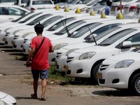 Suspensi Dibuka, Saham Taksi Express Langsung Nyungsep!