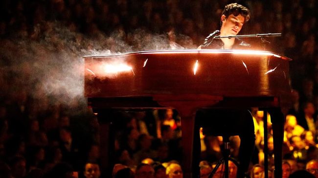 Shawn Mendes 'Lengket' dengan Camila Cabello di 'Senorita'