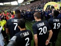 FOTO: Kuning Hijau Nantes Menjadi Hitam Demi Emiliiano Sala
