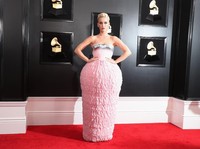 Katy Perry Mau Terbang ke Luar Angkasa, Ini Misinya