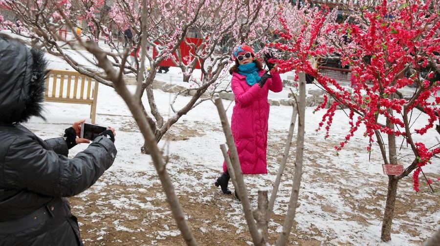 Hujan salju di sebagian besar wilayah ibukota China, Beijing telah cukup membahayakan.