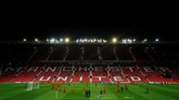 Paris Saint-Germain datang ke markas Manchester United, Old Trafford dalam laga leg pertama babak 16 besar Liga Champions. (Reuters/Jason Cairnduff)