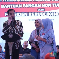 10 Tahun Jokowi Kemiskinan Makin Sulit Turun, Bansos-Subsidi Tak Cukup