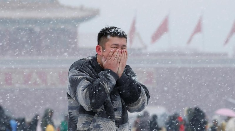 Hujan salju di sebagian besar wilayah ibukota China, Beijing telah cukup membahayakan.
