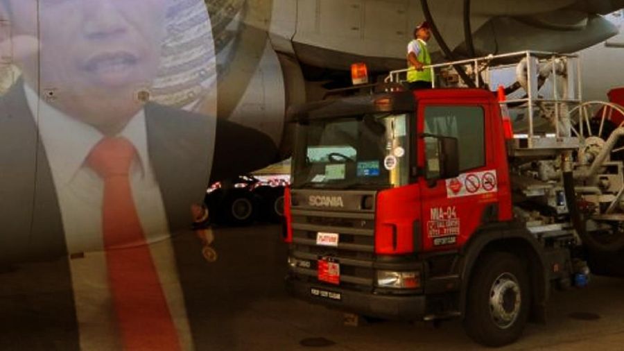 Presiden Joko Widodo meminta dengan tegas para menteri terkait untuk menghitung ulang harga avtur yang selama ini menjadi biang kerok tingginya harga tiket.