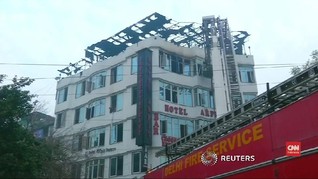 VIDEO: Kebakaran Hotel di India Menewaskan 17 Orang