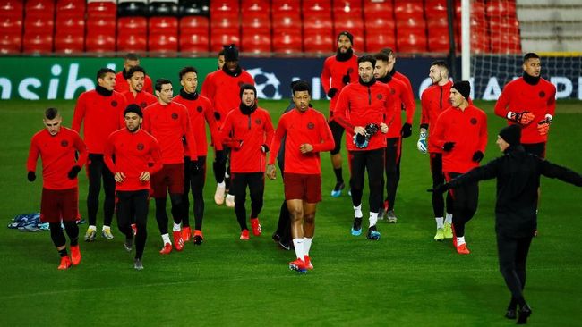 PSG Tak Perlu Gengsi Main Bertahan Lawan Manchester United