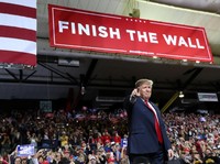 Krisis Perbatasan, Trump Tak Akan Tutup Pemerintahan Tapi...