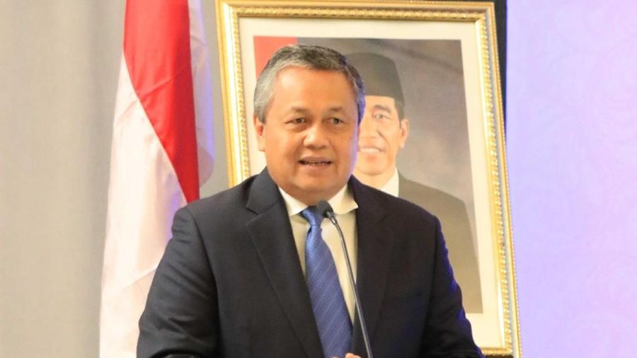 Gubernur Bank Indonesia (BI) Perry Warjiyo, merombak 18 (delapan belas) pejabat di beberapa Departemen.