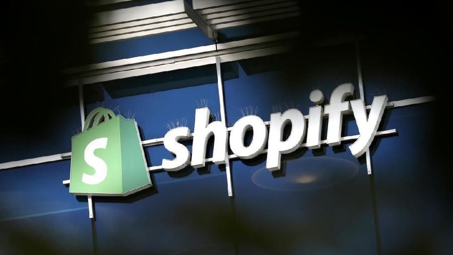The logo of Shopify is seen outside its headquarters in Ottawa, Ontario, Canada, September 28, 2018. REUTERS/Chris Wattie