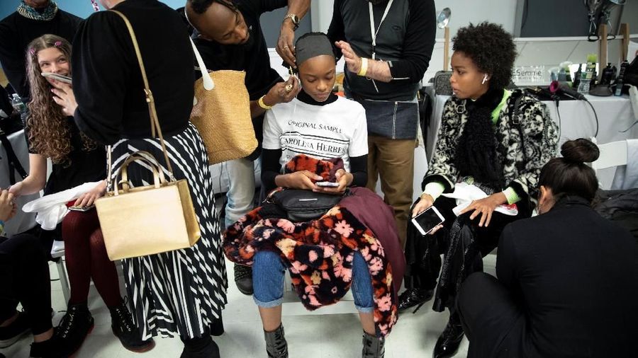 New York Fashion Week menampilkan berbagai macam koleksi berbagai perancang busana internasional.