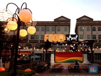 Mengintip Food Court Pulau Reklamasi yang tidak Berizin