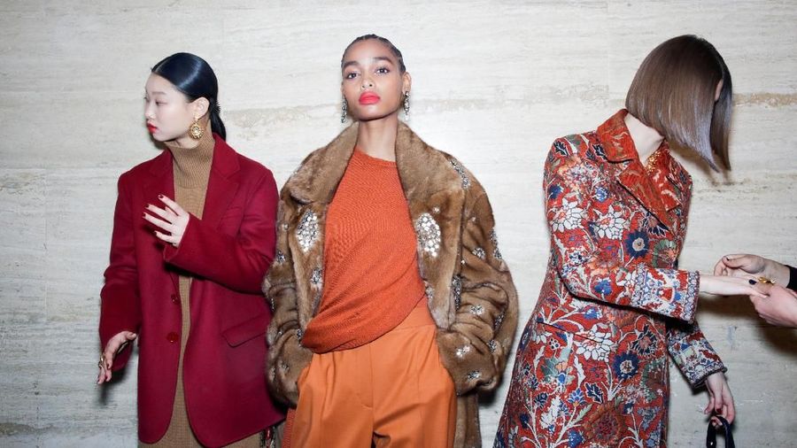 New York Fashion Week menampilkan berbagai macam koleksi berbagai perancang busana internasional.