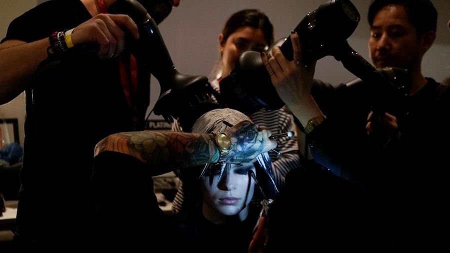 New York Fashion Week menampilkan berbagai macam koleksi berbagai perancang busana internasional.