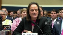 CEO T-Mobile Pertahankan Merger Sprint