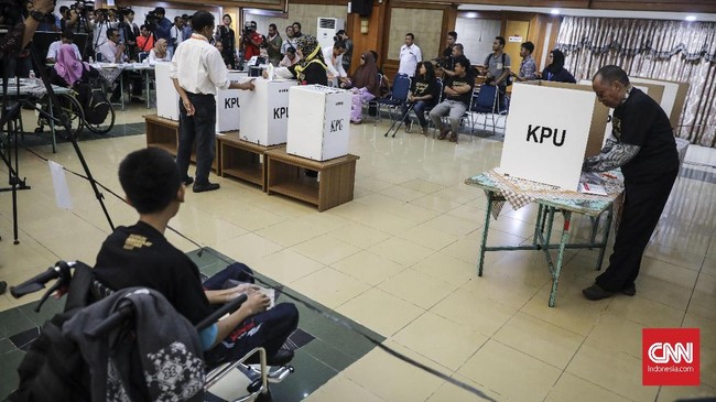 FOTO: Simulasi Pemilu Untuk Penyandang Difabel