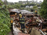 Banjir dan Longsor Isolasi California