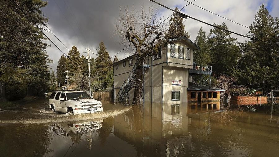 Banjir dan tanah longsor menerjang kawasan California, Amerika Serikat kamis (14/02/19) waktu setempat.