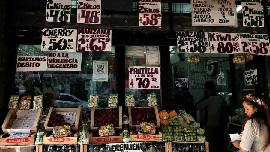 Warga Argentina menuntut pemerintah agar mendeklarasikan darurat pangan
