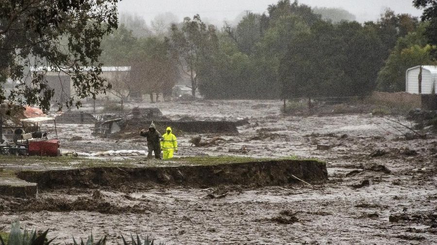 Banjir dan tanah longsor menerjang kawasan California, Amerika Serikat kamis (14/02/19) waktu setempat.