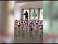 VIDEO: Konser Privat Kenny G, Kado Cinta untuk Kim Kardashian