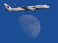 Horor! Malaysia Airlines Menukik Tajam, Penumpang Melayang