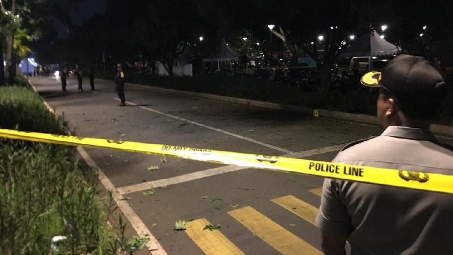 Misteri sumber ledakan yang terjadi di parkir timur Senayan malam ini mulai terpecahkan.