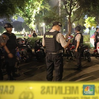 Ada Ledakan Keras, Aparat Gabungan Sterilkan Parkit Senayan