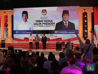 Prabowo Cecar Proyek Infrastruktur, Jokowi Pasang Badan