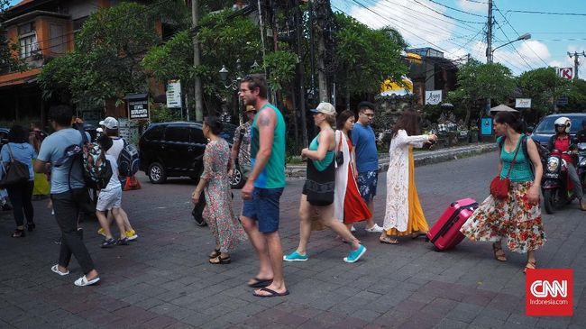 Marak Pemandu Wisata Asing Ilegal di Bali