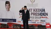 Capres nomor urut 02 Prabowo Subianto tiba untuk mengikuti debat capres 2019 putaran kedua di Hotel Sultan, Jakarta, Minggu (17/2/). Pada debat kemarin malam, Prabowo tak didampingi Sandiaga Uno karena debat kedua hanya mempertemukan kedua capres. (CNN Indonesia/Andry Novelino)