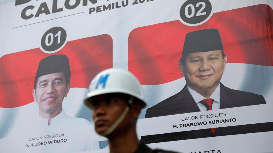 Capres nomor urut 1 Joko Widodo menegaskan Indonesia tidak akan bertaring dalam hal daya saing global tanpa adanya infrastruktur yang kuat.