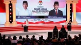 Salah satu poin menarik dalam debat ini yang kemudian menarik perbincangan massa adalah ketika Prabowo menanyakan ulang makna Unicorn kepada Jokowi. Jokowi juga disebut berbohong soal tidak terjadi kebakaran hutan dalam era pemerintahannya. (REUTERS/Willy Kurniawan)
