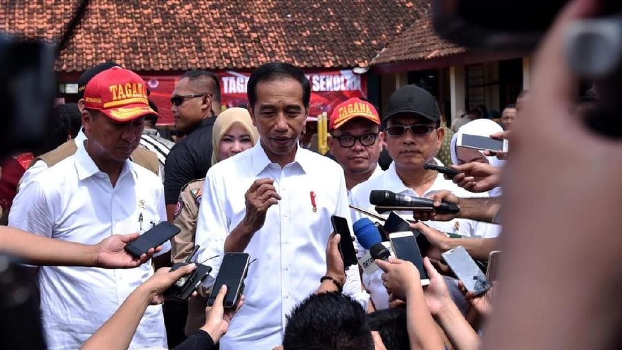 Presiden Joko Widodo bersama sejumlah menteri Kabinet Kerja bertolak ke NTB dalam rangkaian kunjungan kerja, Jumat (17/5/2019).