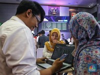 Oppo Stocks In Your Hand, Giliran Anak Muda Trading Saham